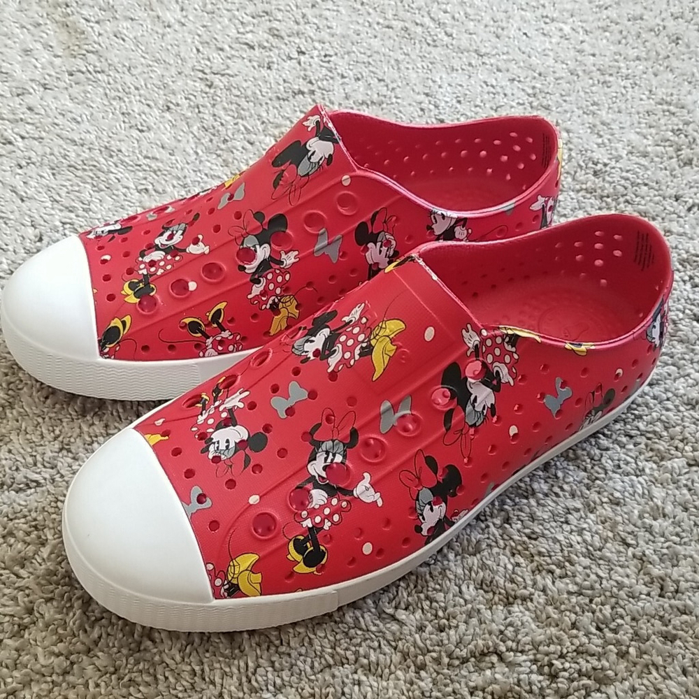 Native Jefferson Disney Minnie Mouse Shoes Womens Sz 6 Red Slip On Unisex M4/W6